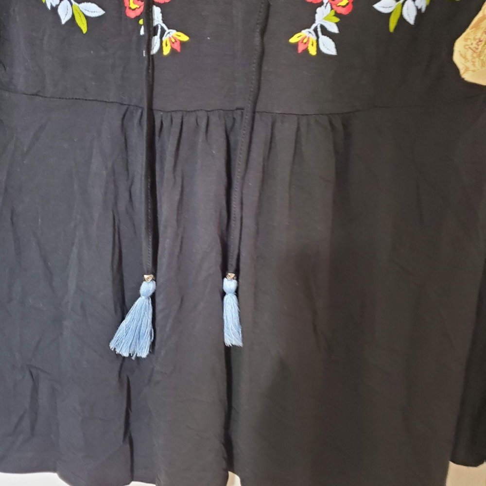 Black Embroidered Shirt One World size small - Picture 3 of 11